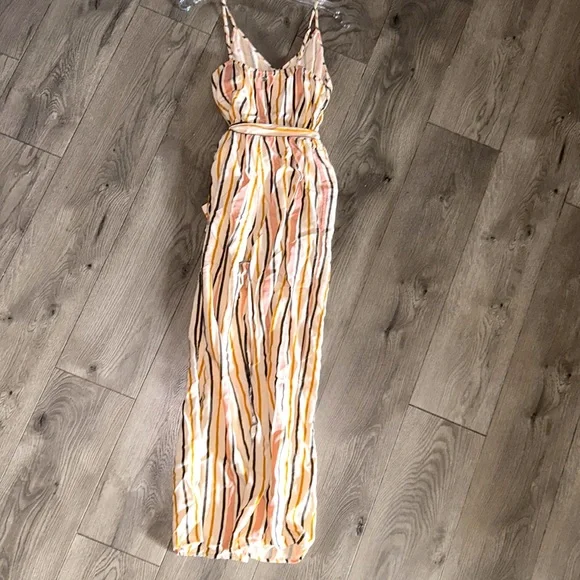 Roxy Summer Jumpsuit size Medium - Picture 2 of 4